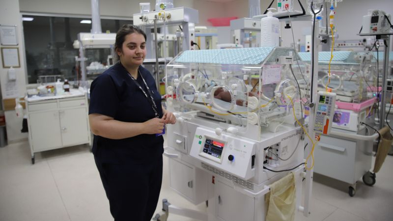 Gaziantep'te deprem anında bebekleri koruyan hemşire: Kaçmak aklıma gelmedi