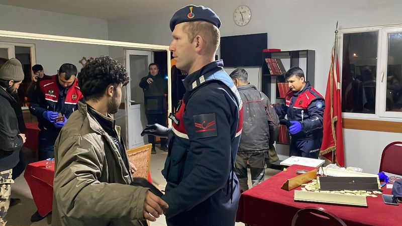 Ağrı'dan yola çıkan kaçak göçmenler Sakarya'da yakalandı