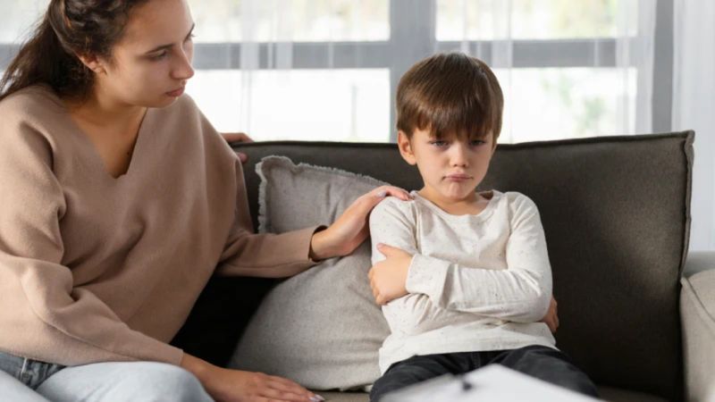 Deprem haberi izleyen çocuklara dikkat! Deprem ve afetler hakkında çocuklara nasıl bilgi verilmeli?