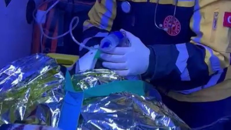 Hatay'da kurtarılan kadın: Param yok, beni özele götürmeyin