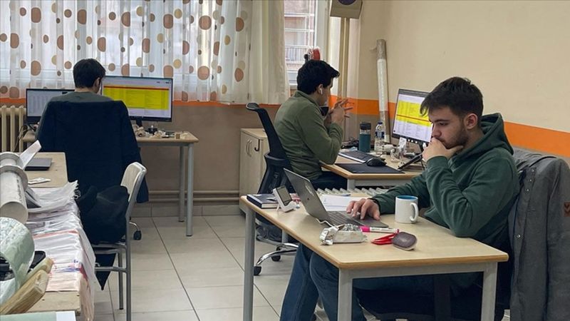 Depremzede gençlere üniversiteye hazırlanırken destek verilecek