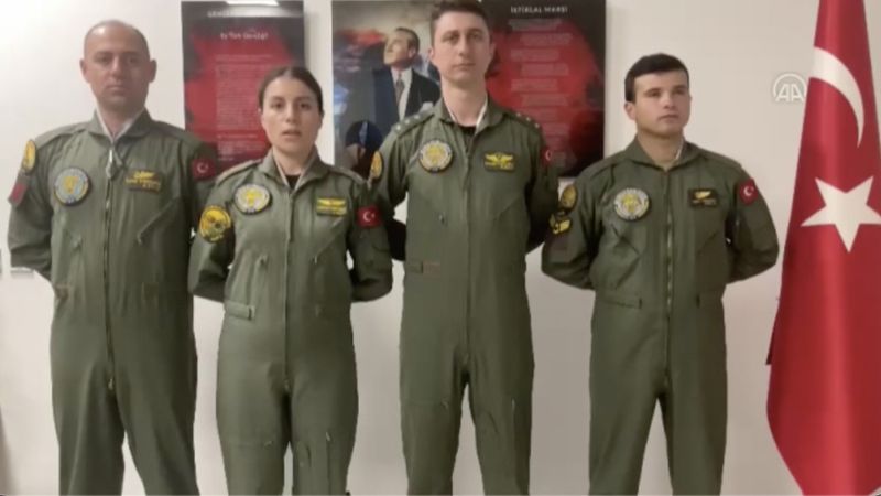 Malatya'da depremden sağ kurtulan pilot çift, tahliye çalışmalarında görev alıyor
