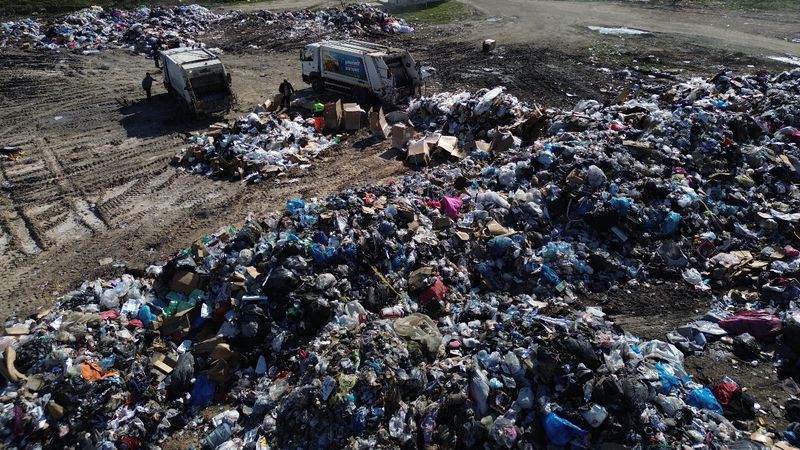 Hatay'da çöp dağları oluştu