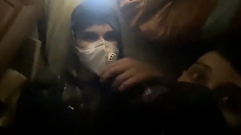 Jandarma, Kahramanmaraş'ta kurtarılan ağabey ve kardeşin görüntülerini paylaştı