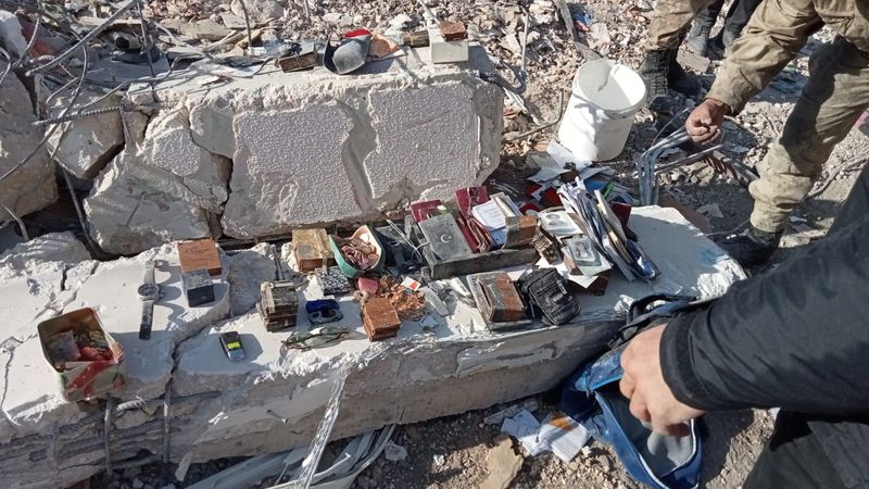 Madencilerden deprem bölgesinde örnek davranış