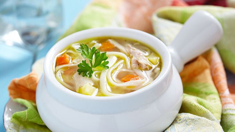 Nezle ve gribin baş düşmanı çorba tarifi: Tavuk suyu çorbası nasıl yapılır? İşte yapılışı ve malzemeleri