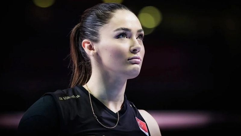 Ünlü voleybolcu Zehra Güneş'in acı kaybı! Paylaşımı yürekleri dağladı...