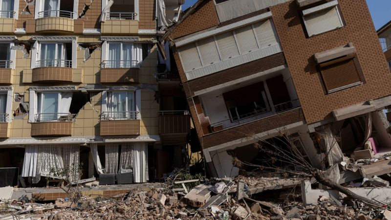 Hatay'da peş peşe depremler meydana geldi
