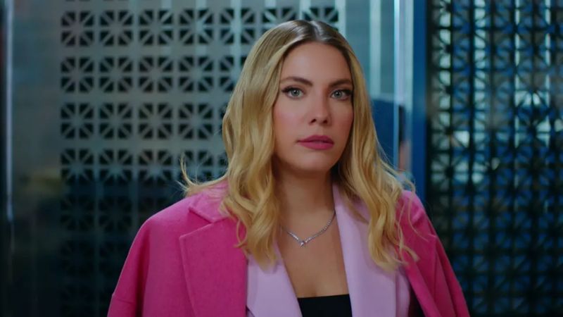 Yasak Elma'nın Yıldız'ı Eda Ece sosyal medyadan ateş püskürdü! 