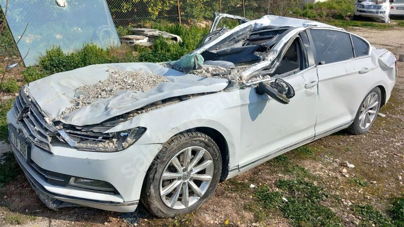 Deprem sonrası hasarlı araçlarını satmaya başladılar! 'Deprem hasarlı acil satılık' ilanları doldu taştı