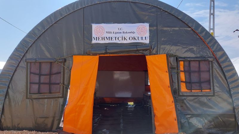 Afet bölgesinde çocuklar için 'Mehmetçik Okulları' kuruluyor