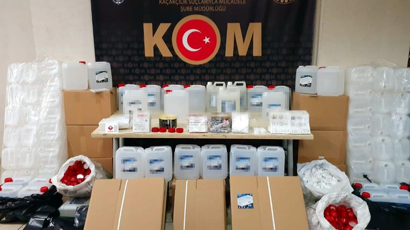 İzmir'de 2 ton 250 litre sahte etil alkol ele geçirildi