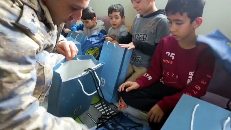Ankara'da Mehmetçik'ten depremzede çocuklara moral ziyareti