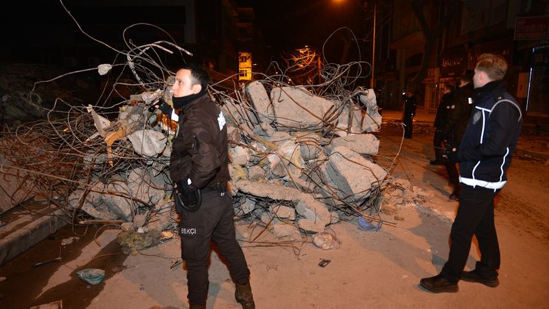 Deprem bölgesi Malatya'da yağma suçlarına karşın 6 bine yakın kolluk kuvveti görevde