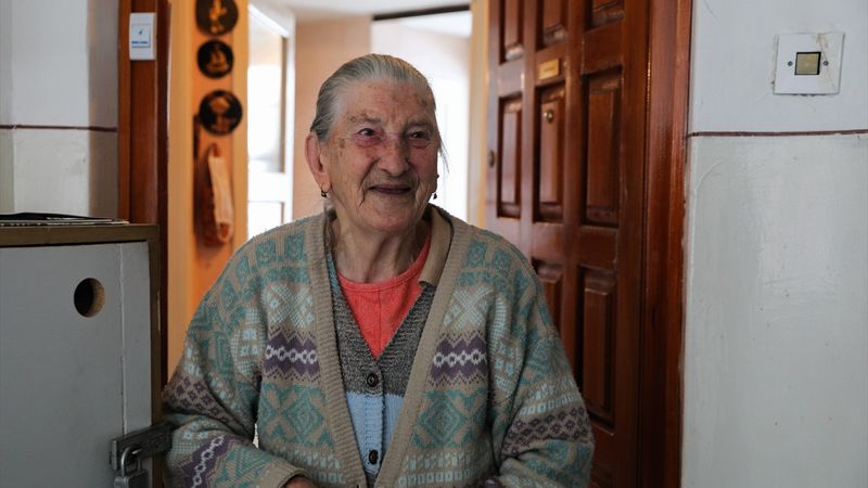 90 yaşındaki Bosnalı Milka Grebenar elindeki son parayı depremzedelere gönderdi