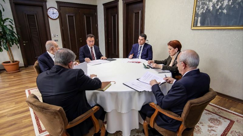 Altılı masa dağıldı, Ahmet Davutoğlu ve Ali Babacan endişeli