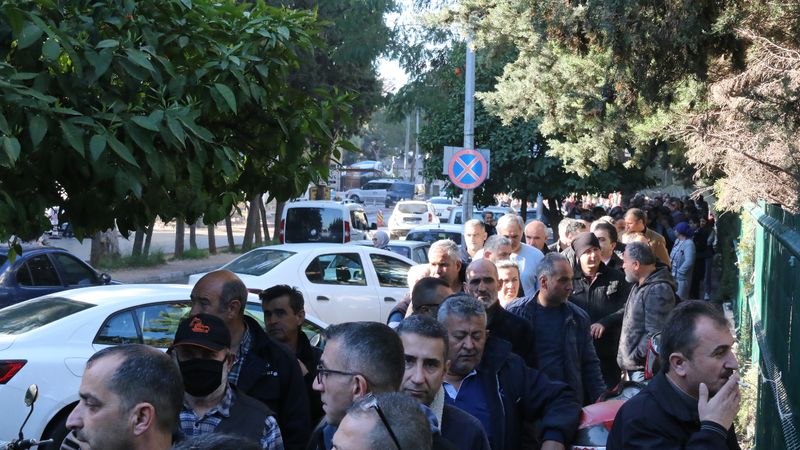 Antalya'da EYT kuyruğu! Resmi Gazete'de yayınlanmasının ardından 18 bin 631 kişi başvurdu