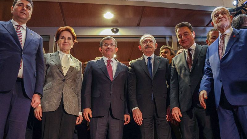 Cumhuriyet gazetesi Meral Akşener ile dalga geçti