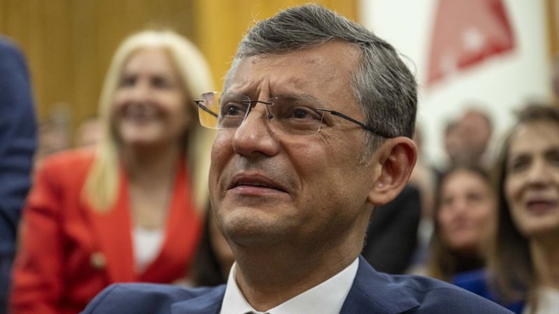 Özgür Özel, CHP grubunda duygusal anlar yaşadı