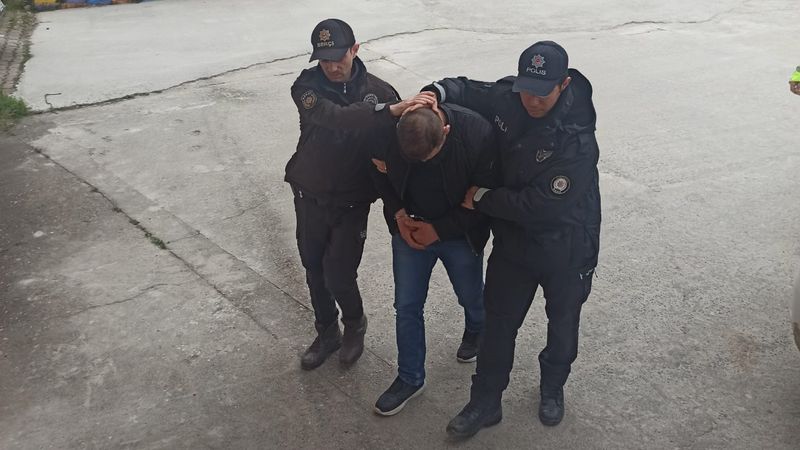 Kastamonu’da arkadaşı tarafından vurulan kişiyi, cebindeki telefon kurtardı