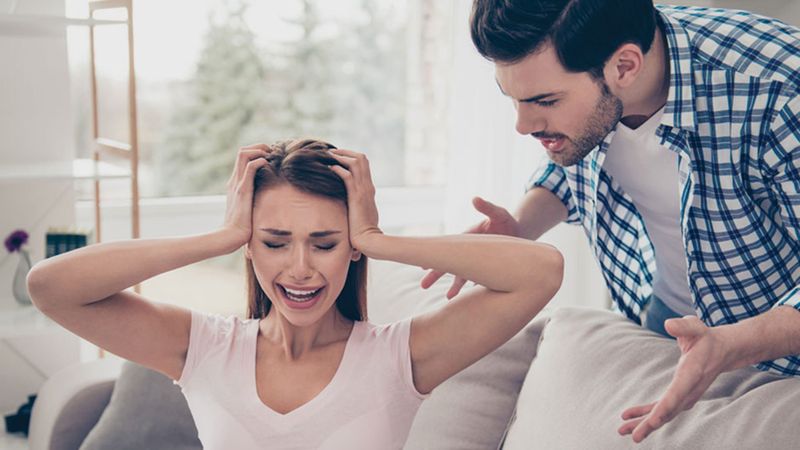 YÜZLEŞTİRELİM: Sevgilinin cebinde olduğunu anlamanın 5 basit belirtisi