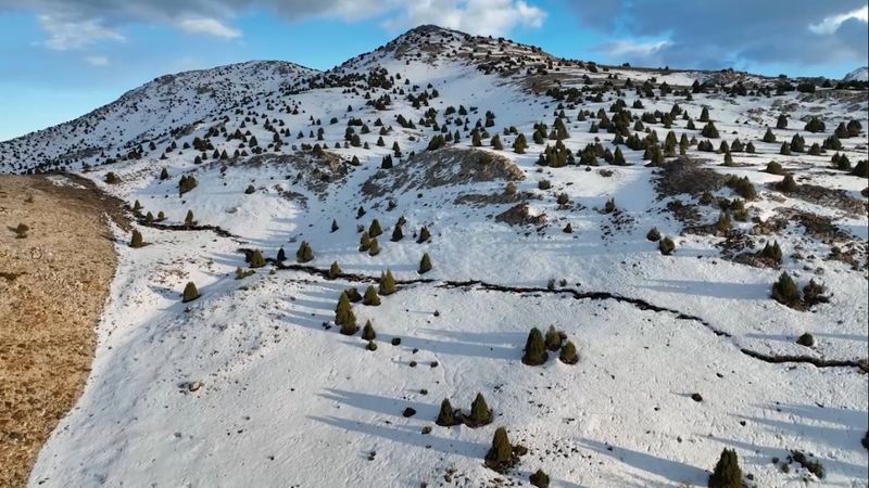 Kahramanmaraş'ta fay kırığı dağı ikiye böldü