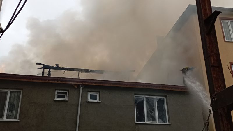 Ordu'daki 3 katlı evde yangın: Büyük çaplı maddi hasar oluştu