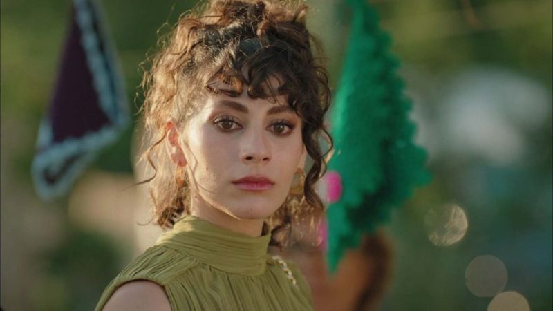 Bir Küçük Gün Işığı'nın çılgın Dila'sı gerçekten cesur çıktı! Pozlarıyla sosyal medyayı silkeledi...