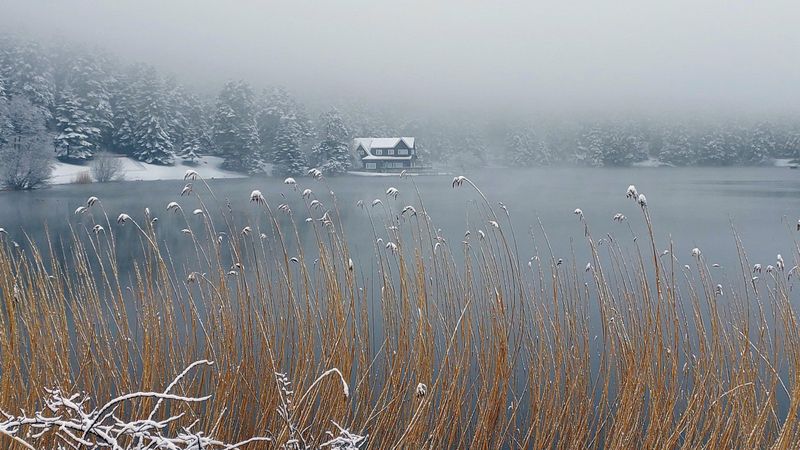 Gölcük Tabiat Parkı'ndan kar manzaraları