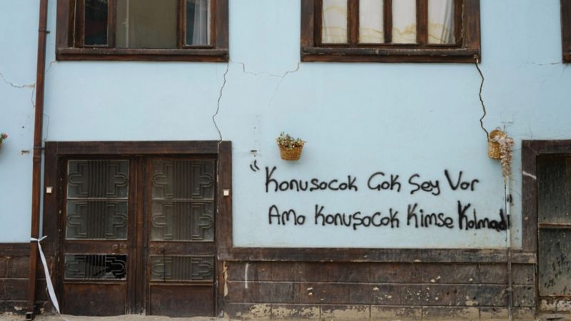 Malatya'da duygulandıran duvar yazıları