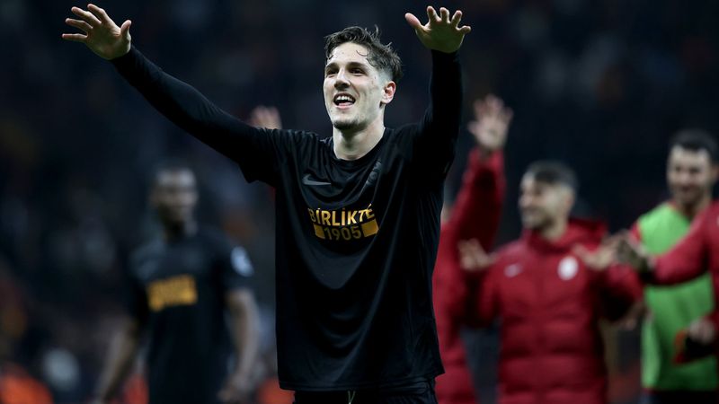 Zaniolo'nun annesi fiziğiyle 18'lik kızlara taş çıkarttı! OĞLU İSYAN ETTİ: 