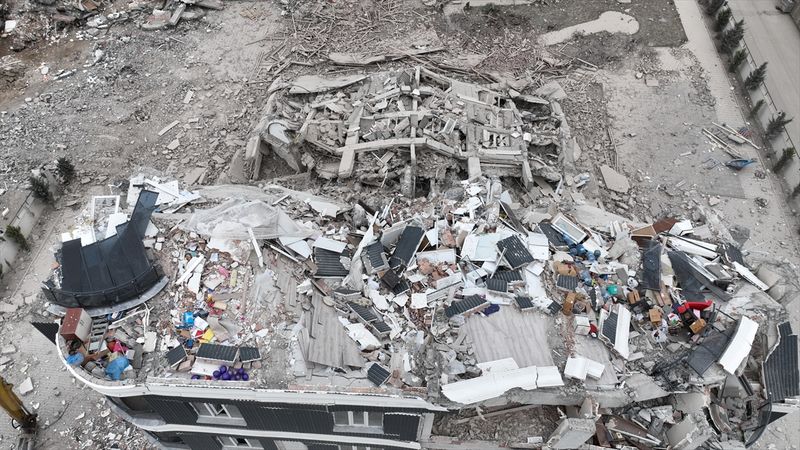 Deprem bölgesinde soruşturma! Sayı yükseldi...