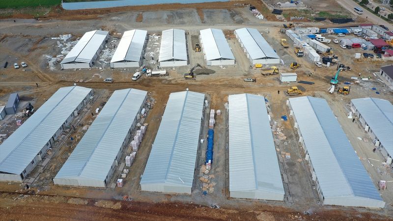 Gaziantep İslahiye'de 264 prefabrik evin kurulumunda sona yaklaşıldı