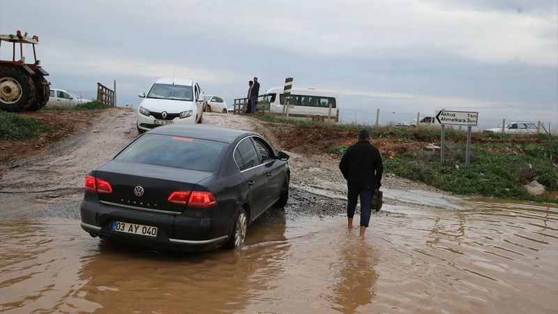 Şanlıurfa'da sel sonrasında ulaşım! Farklı yollar kullanılıyor