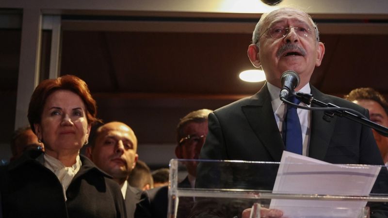 Sular durulmuyor! İyi Parti afişinde 6'lı masanın Cumhurbaşkanı adayına yer verilmedi