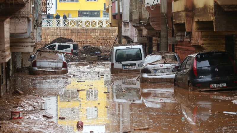 Meteoroloji alarm verdi! 5 deprem bölgesi dahil toplam 15 kente uyarı
