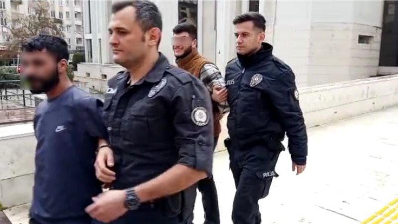 Balıkesir'de hırsızlıktan yakalandı! Cezaevine gülerek gitti