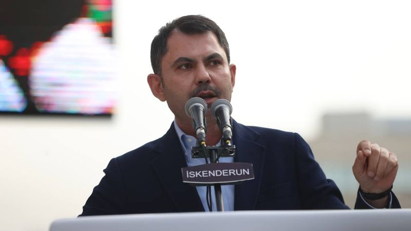 Murat Kurum: Her birinizi sıcak yuvalarınıza kavuşturana kadar buradayız