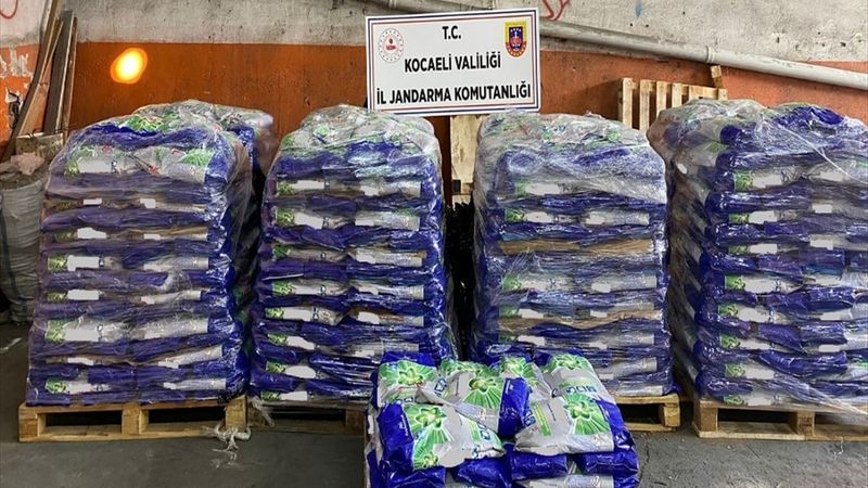 Kocaeli'de 8 ton sahte deterjan ele geçirildi