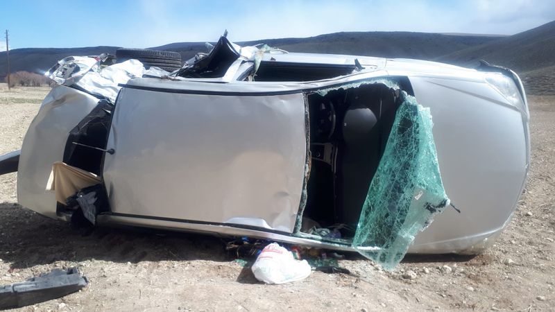 Sivas'ta su kanalına çarparak takla aran araçta 2 kişi yaralandı