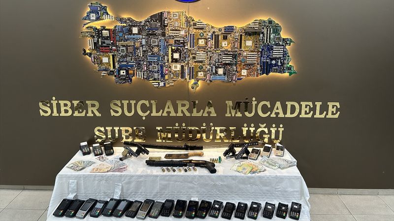 İzmir'de haksız kazanç elde eden çeteye operasyon: 24 gözaltı