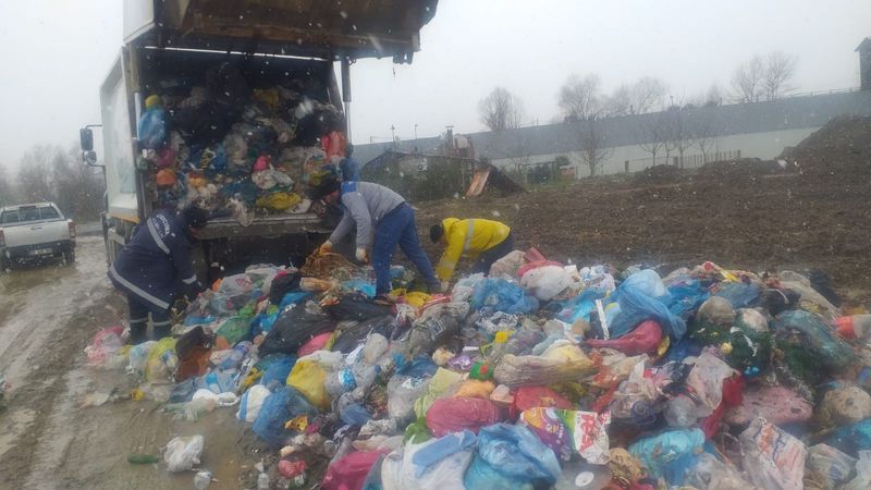 Zonguldak'ta tablet almak için para biriktirdiği kumbarayı çöpe attı