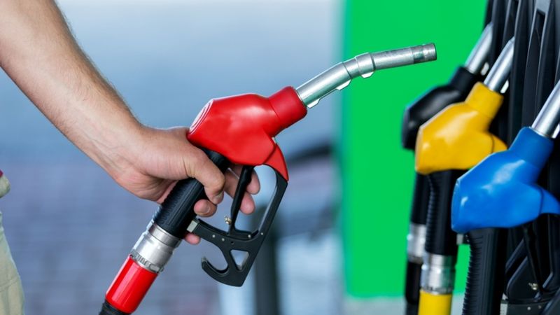 Akaryakıtta dev zam yolda! Benzin, motorin ve LPG fiyatları ne kadar olacak? İşte 4 Nisan akarkayıt fiyatları