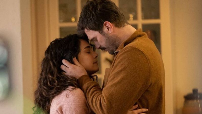 Kıvanç Tatlıtuğ ve Funda Eryiğit'in sevişme sahnesi gündem oldu