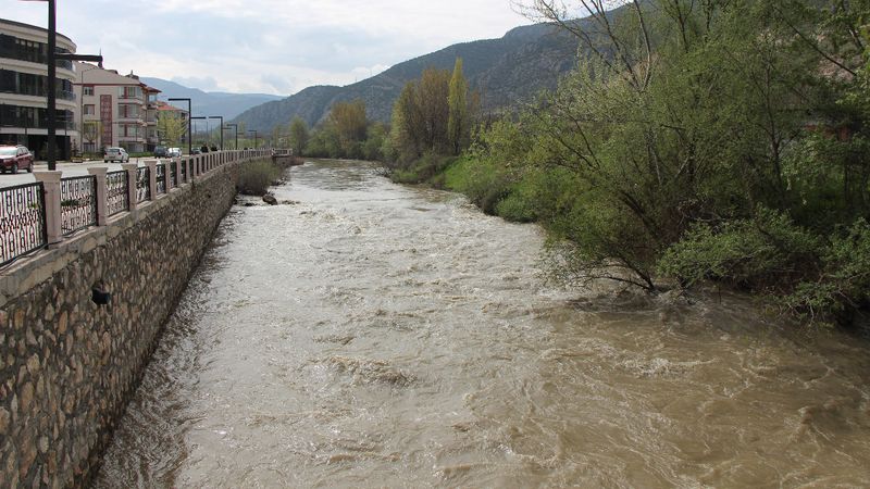 Yeşilırmak Nehri'nde su seviyesinde artış görüldü