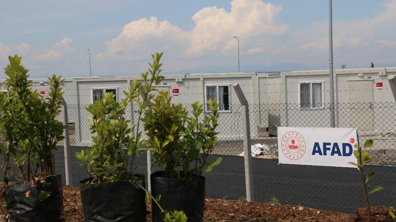 Diyarbakır'da konteynerlerin çevre düzenlemesi yapılıyor