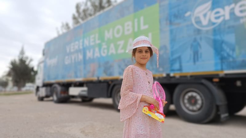 Verenel mobil giyim mağazası deprem bölgelerinde