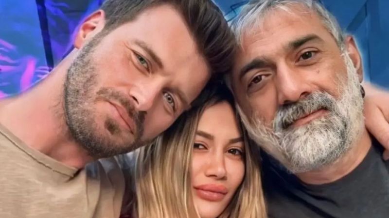 Kıvanç Tatlıtuğ kardeşleriyle poz verdi