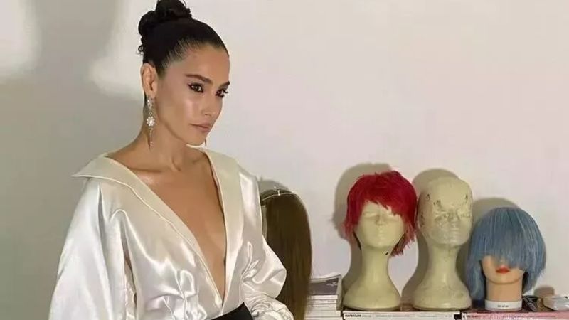 Hamile Funda Eryiğit karnını gösterdi