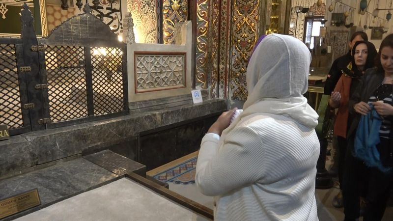 Selvi Kılıçdaroğlu, Konya'da Mevlana Müzesi'ni ziyaret etti